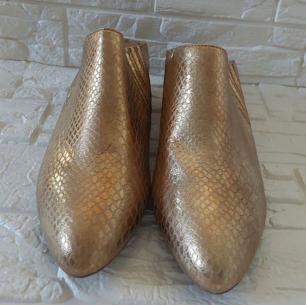 BCBGENERATION MULES